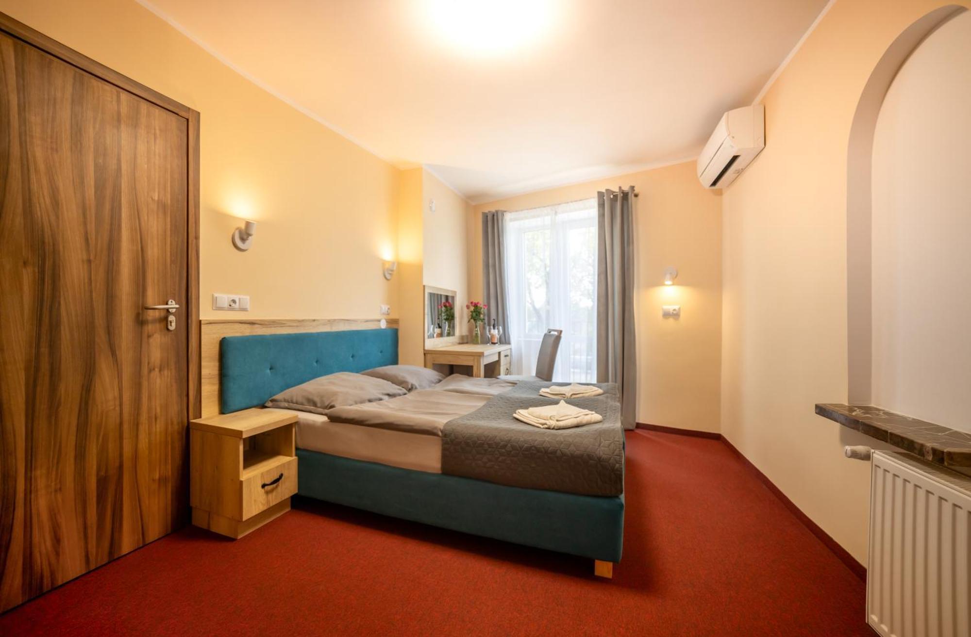 Zlote Pioro Bed & Breakfast Nisko Exterior photo